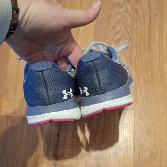 Under Armour Gray Running Shoes - Picture 3 of 7